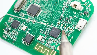 錫膏廠家講述焊錫絲手工焊接時(shí)的步驟